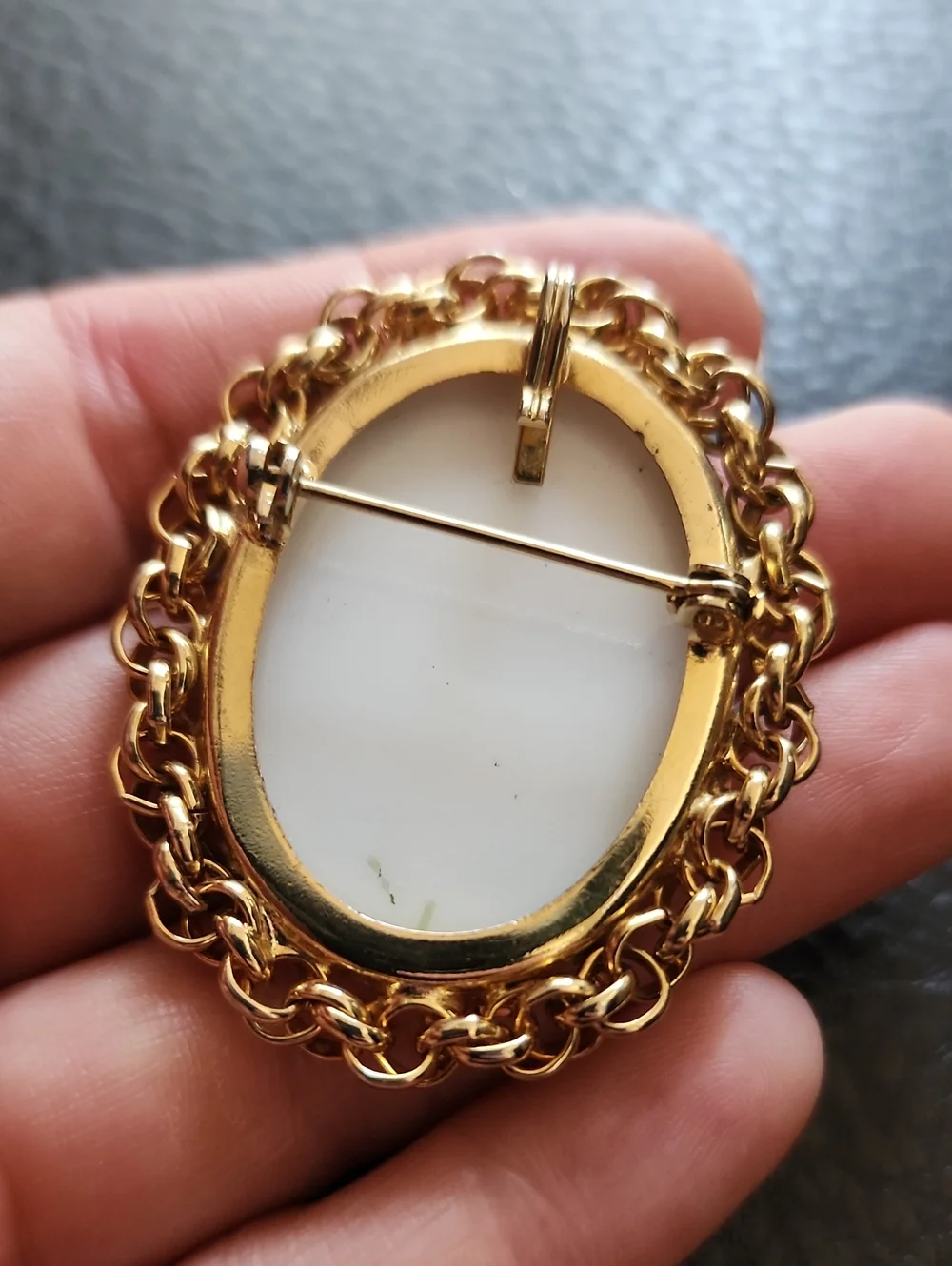 VTG Gold-Tone Floral Porcelain Cameo Brooch/Pendant - Brown Rose